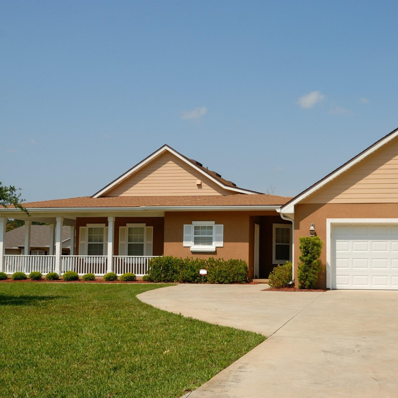 florida home exterior palms driveway